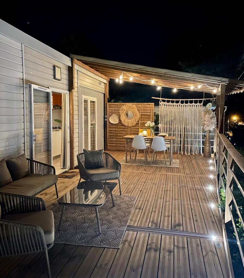 Mobil Superbe Vue St Raphael Campsite *